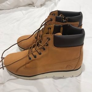 Great condition (worn ONCE) Timberland boots!